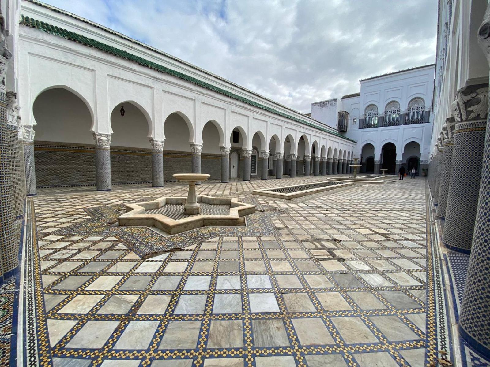 Youssef Fez Esterno foto